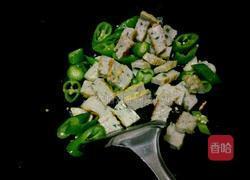 辣椒炒鲮鱼片的做法图解4