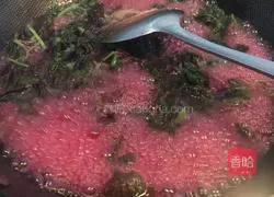 Illustration of how to make amaranth garden fried rice 9