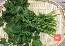 香菜拌皮蛋的做法图解3