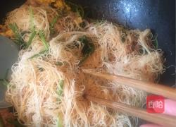 笨鸡蛋黑椒牛肉炒福建米粉的做法图解8