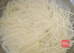 Illustration of how to make shredded potato and tomato sauce egg cake 2