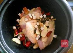 茯苓鸡汤的做法图解3