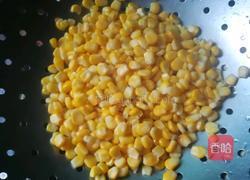 玉米粒炒火腿的做法图解1