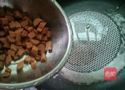 玉米粒炒火腿的做法图解4