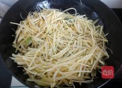 土豆丝炒芹菜的做法图解11