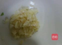 炝拌圆白菜粉丝的做法图解2