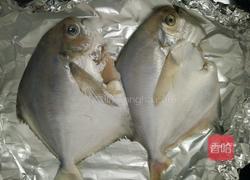 清蒸白鲳鱼的做法图解1