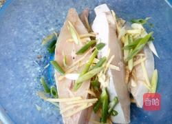 香煎鲳鱼的做法图解3