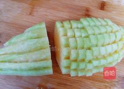 哈密瓜花样切法的做法图解6