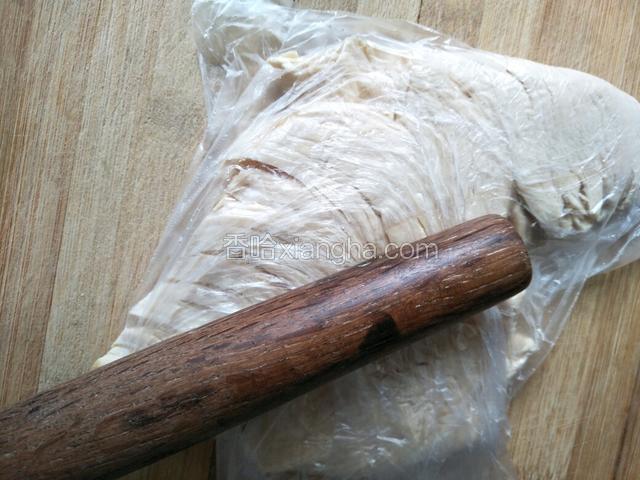 翻另一面继续敲打