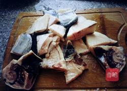 啤酒焖鲳鱼块的做法图解3