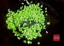 豆角咸鸭蛋炒饭的做法图解3