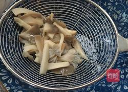 丝瓜平菇素汤的做法图解4