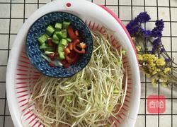 清炒豆芽的做法图解1