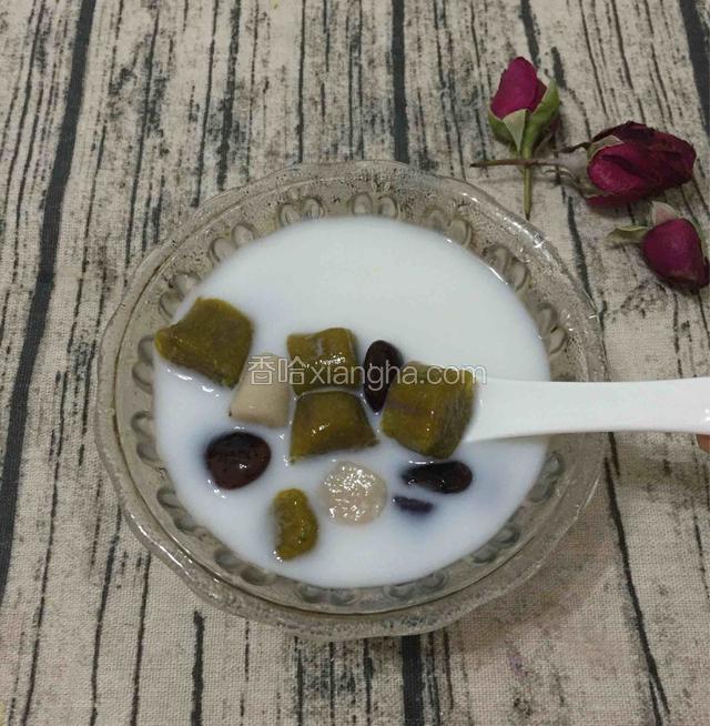 味道杠杠滴
里面加了刚煮好的花芸豆和红豆

