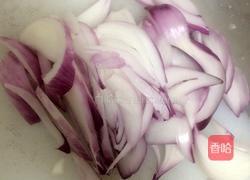 洋葱炒牛肉的做法图解2