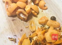 枇杷银耳百合羹的做法图解3