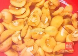 枇杷银耳百合羹的做法图解4