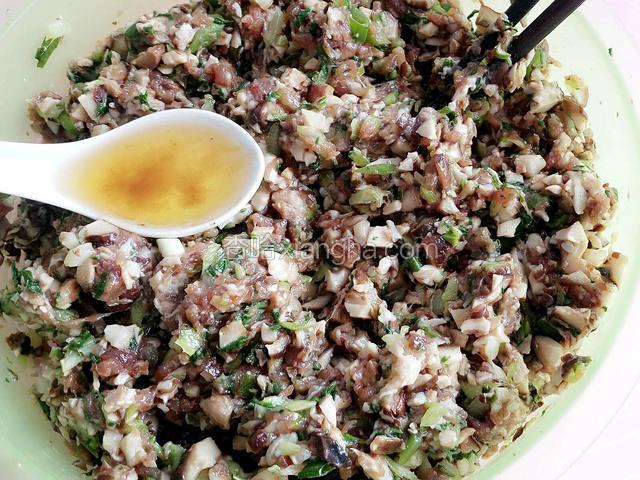 食用油适量，白糖一点点提鲜！