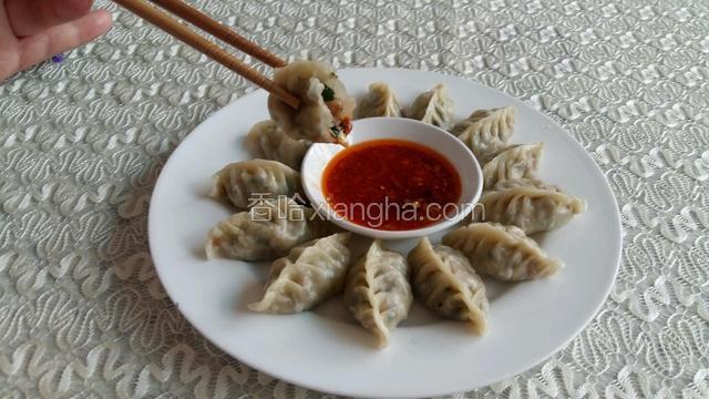 蒸饺出锅了。