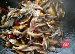 干煸鳝鱼片的做法图解4