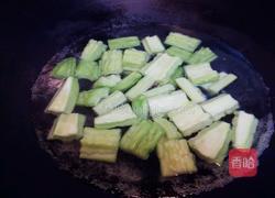 蚝油苦瓜的做法图解2