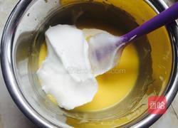 抹茶旋风蛋糕卷的做法图解12