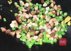 虾仁叉烧菜心蛋炒饭的做法图解3