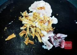 咸鱼蒸五花肉的做法图解1