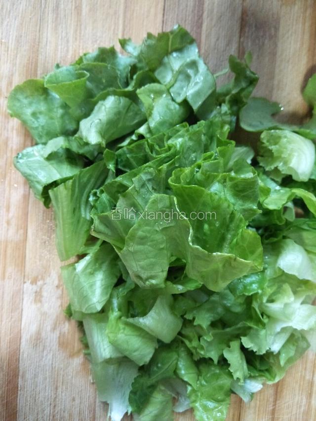 生菜洗净切碎