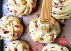 超详细蔓越莓椰蓉花朵面包的做法图解18