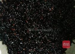 绿豆黑米粥的做法图解1