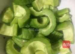 苦瓜黄豆排骨汤的做法图解2