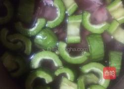 苦瓜黄豆排骨汤的做法图解4