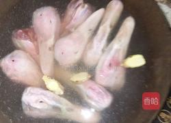 香酥鸭头的做法图解1