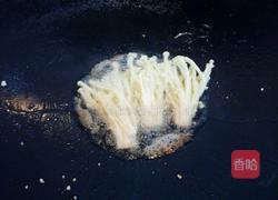 椒盐金针菇的做法图解3