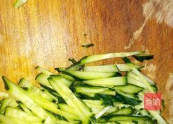 黄瓜拌海带的做法图解2