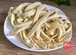 腊鱼头炖豆腐皮的做法图解5