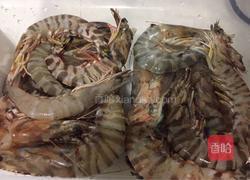 蒜蓉粉丝蒸大虾的做法图解1