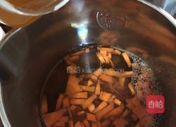 鲜榨胡萝卜汁的做法图解2