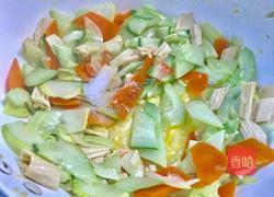 腐竹炒黄瓜的做法图解10