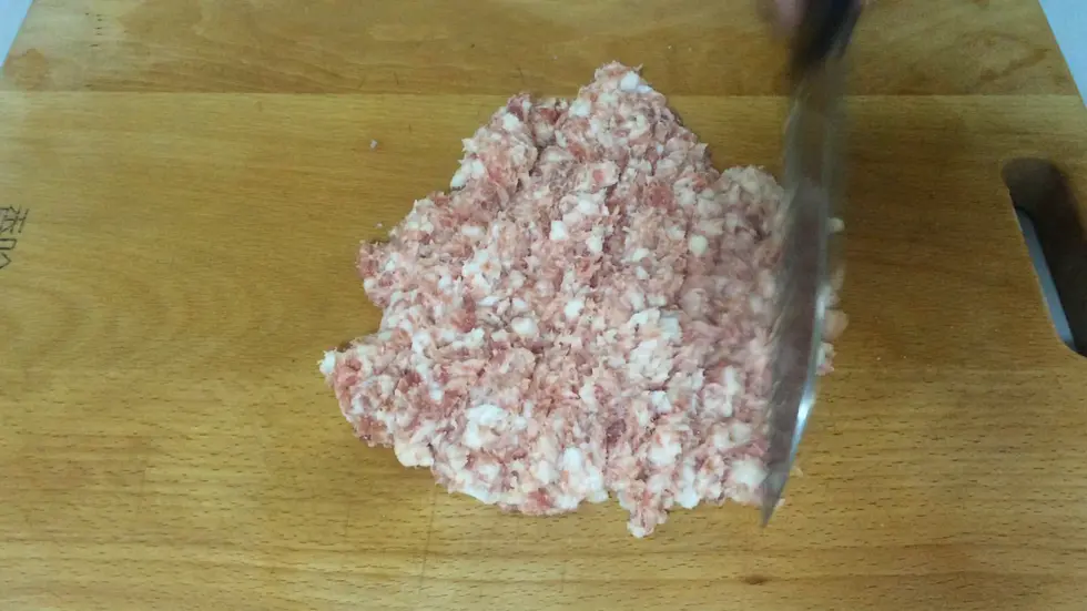 将肉剁碎