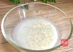 白菜虾米粥的做法图解2