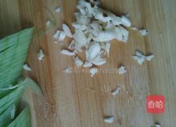 家常炒黄瓜鸡蛋的做法图解1