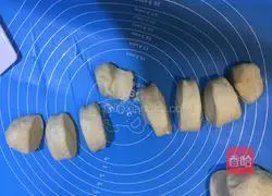 Illustration of making buns 13