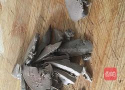 青椒炒鸭肝的做法图解1