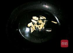 五花肉炒竹笋的做法图解3