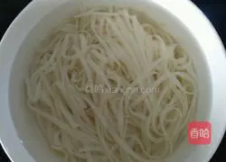 Illustration of how to make scallion oil noodles 4