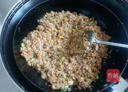 鲜虾仁火腿特色蛋炒饭的做法图解5