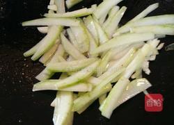 清爽小炒西瓜皮的做法图解10